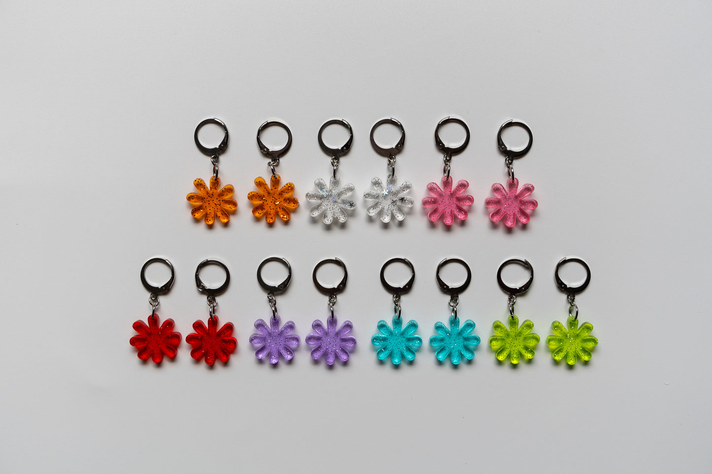 8 petal flower huggies