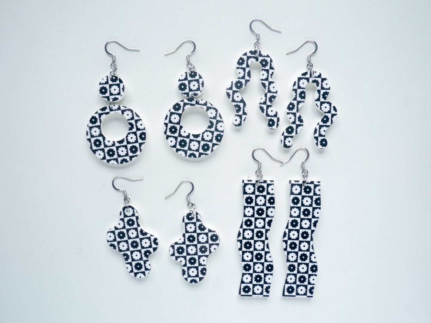 Retro flower print blobs